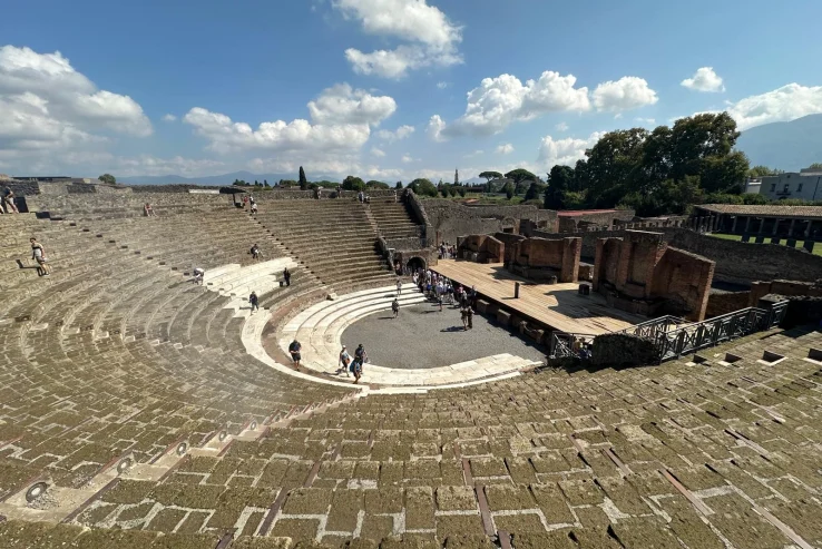 Vista del Teatro de las ruinas de Pompeya